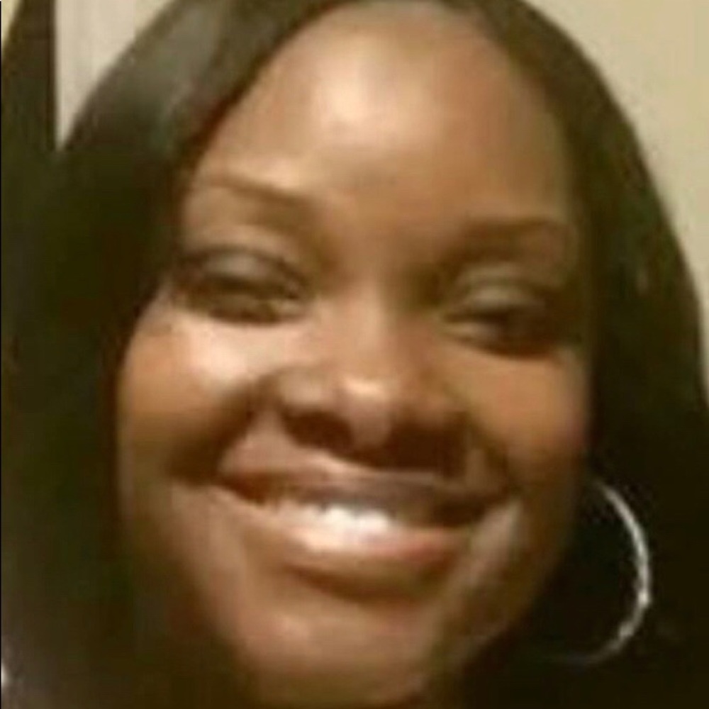 Meet your Posher, Denisha